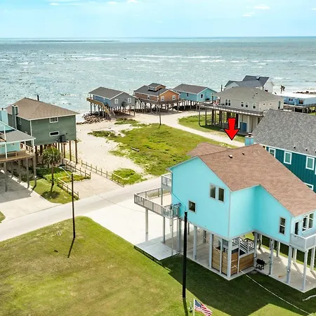 Two Huge Decks & Sandy Sea Views